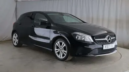 Begagnad Mercedes A180 109 HK (80 kW) 2017 Svart Halvkombi