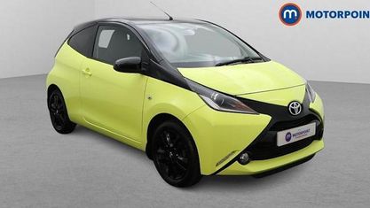 Usado Toyota Aygo X-cite 69 CV (50 kW) 2016 Amarillo Utilitario