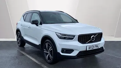 White Used 2021 Volvo XC40 R-Design SUV | £23,666 (Fair price)