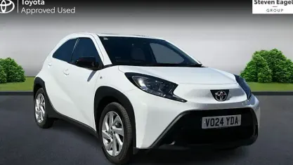 Used Toyota Aygo X PURE 72 HP (52 kW) 2024 White SUV