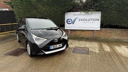 Gebraucht Toyota Aygo X-play 72 PS (52 kW) 2019 Schwarz Kleinwagen
