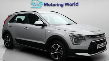 Używany Kia Niro 141 KM (103 kW) 2023 Szary SUV