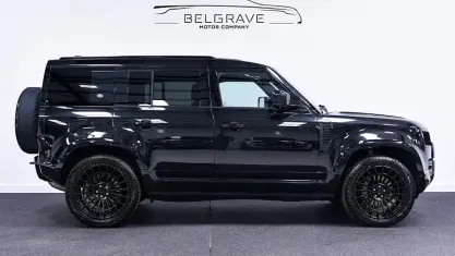 Usado Land Rover Defender Dynamic 250 HP (183 kW) 2023 Preto SUV