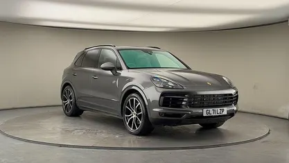 Used Porsche Cayenne 340 HP (250 kW) 2021 Quartzite grey SUV