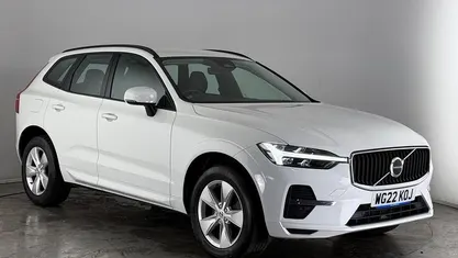 White Used 2021 Volvo XC60 Momentum SUV | £28,500 (Fair price)