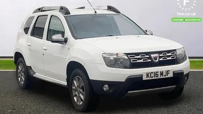 White Used 2016 Dacia Duster Lauréate Estate | £7,299 (Fair price)