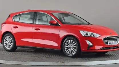 Begagnad Ford Focus Titanium 125 HK (91 kW) 2020 Halvkombi