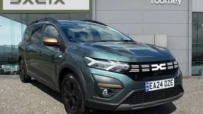 Used Dacia Jogger Extreme 141 HP (103 kW) 2025 MPV