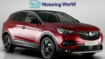Used Vauxhall Grandland X SRi 131 HP (96 kW) 2021 Red SUV