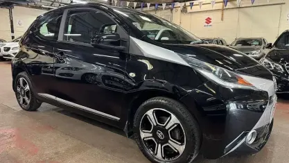 Used Toyota Aygo X-clusiv 69 HP (50 kW) 2015 Black Hatchback