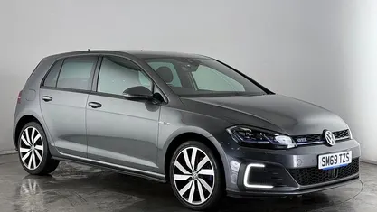 Used 2020 VW Golf VII Advance Hatchback | £17,700 (Fair price)
