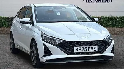 Used Hyundai i20 Premium 101 HP (74 kW) 2025 White Hatchback