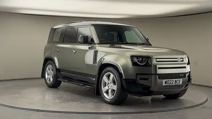 Used Land Rover Defender Dynamic 404 HP (297 kW) 2022 Pangea green SUV