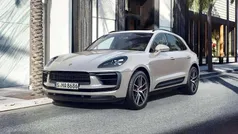 Grey Used 2024 Porsche Macan S SUV | £70,990 (Fair price)