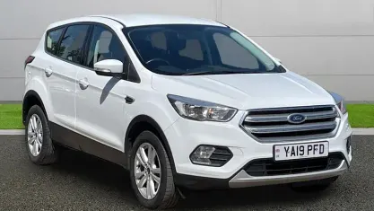 Usado Ford Kuga Zetec 150 HP (110 kW) 2019 SUV