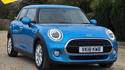 Used Mini Cooper Hatch 136 HP (100 kW) 2018 Blue Hatchback