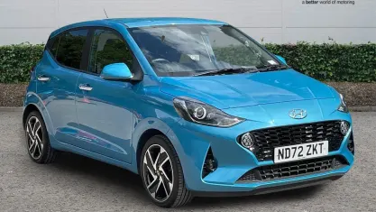 Used Hyundai i10 Premium 84 HP (61 kW) 2023 Blue Hatchback