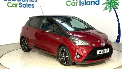 Used Toyota Yaris Design 101 HP (74 kW) 2017 Red/black Hatchback