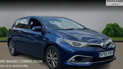 Used Toyota Auris Hybrid 136 HP (100 kW) 2016 Hatchback