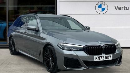 Usado BMW 520 M Sport 190 HP (139 kW) 2023 Cinzento Carrinha