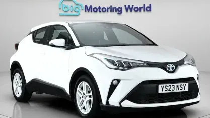 Used Toyota C-HR 122 HP (89 kW) 2023 White SUV