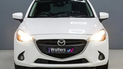 Used Mazda 2 Inclusive 90 HP (66 kW) 2015 White Hatchback