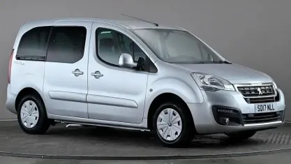 Używany Peugeot TePee Allure 99 KM (72 kW) 2016 Kombi