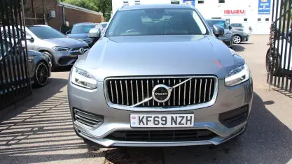 Used Volvo XC90 Momentum 250 HP (183 kW) 2021 SUV
