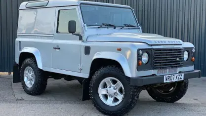 Used Land Rover Defender 124 HP (91 kW) 2007 Silver