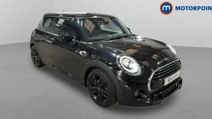 Begagnad Mini Cooper Hatch 136 HK (100 kW) 2021 Svart Halvkombi