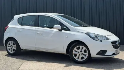 Used Vauxhall Corsa Design Edition 75 HP (55 kW) 2016 White Hatchback