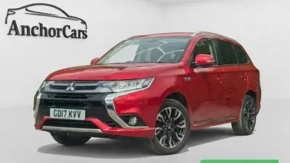 Used Mitsubishi Outlander P-HEV 203 HP (149 kW) 2017 Red SUV