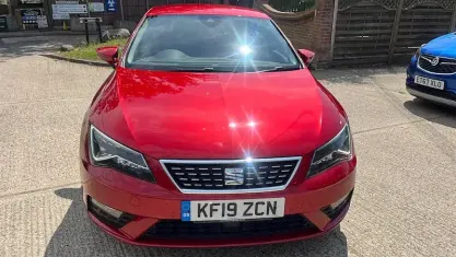Used Seat Leon XCELLENCE Lux 150 HP (110 kW) 2019 Red Hatchback