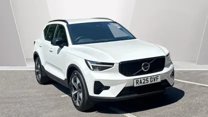 Used Volvo XC40 Plus 197 HP (144 kW) 2025 White SUV