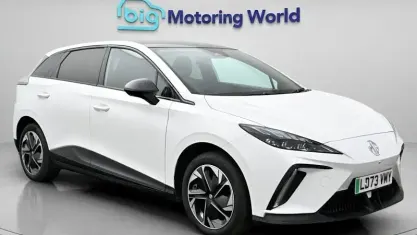 Begagnad MG MG4 EV Trophy 150 kW (204 HK) 2025 Halvkombi