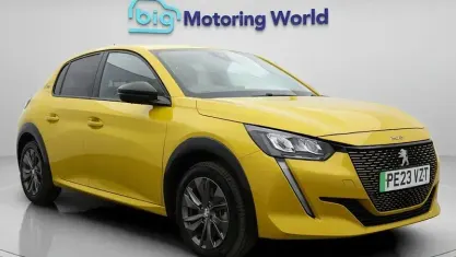 Used Peugeot e-208 Active+ 100 kW (136 HP) 2023 Yellow Hatchback