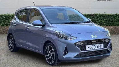 Used Hyundai i10 Premium 84 HP (61 kW) 2024 Blue Hatchback