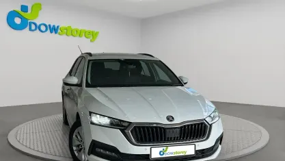 Used Skoda Octavia SE Technology 116 HP (85 kW) 2023 White Estate