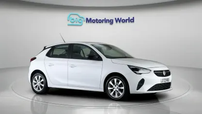 Used Vauxhall Corsa Design Edition 75 HP (55 kW) 2022 White Hatchback