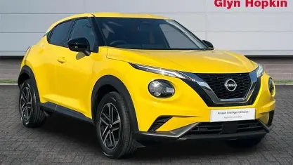 Used Nissan Juke N-Connecta 114 HP (83 kW) 2025 Yellow SUV