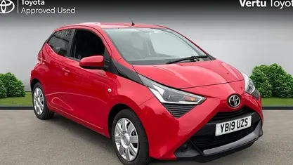 Used Toyota Aygo X-play 72 HP (52 kW) 2020 Hatchback