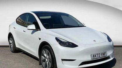 Begagnad Tesla Model Y Long Range AWD 286 kW (389 HK) 2025 SUV