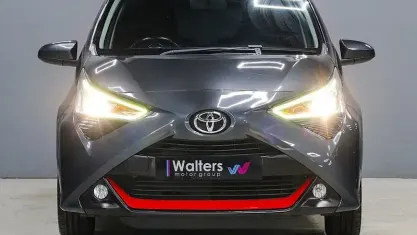 Used Toyota Aygo x-press 69 HP (50 kW) 2018 Grey Hatchback