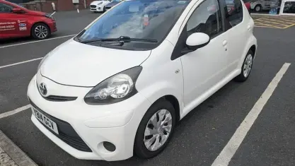 Used Toyota Aygo 68 HP (50 kW) 2014 White Hatchback