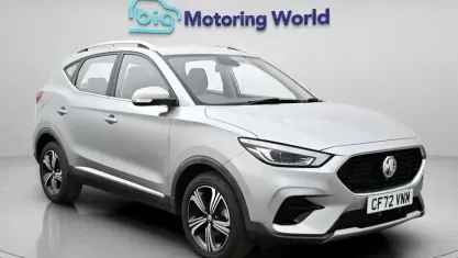 Usado MG ZS Excite 106 HP (77 kW) 2023 Prateado SUV