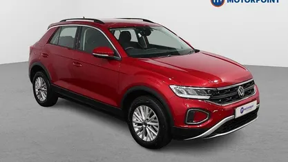 Used VW T-Roc Life 110 HP (80 kW) 2023 Red SUV