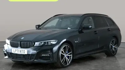 Begagnad BMW 330e M Sport 292 HK (214 kW) 2022 Svart Kombi