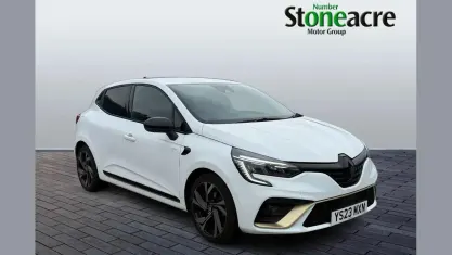 Used Renault Clio Engineered 145 HP (106 kW) 2023 White Hatchback