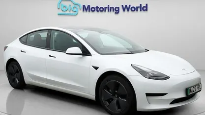 Used Tesla Model 3 Standard Range Plus 239 kW (325 HP) 2021 White Sedan