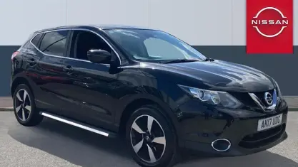 Usado Nissan Qashqai N-Connecta 110 HP (80 kW) 2017 Preto SUV